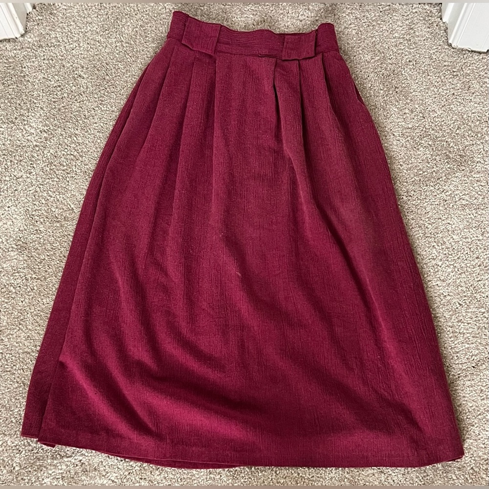 Mid length Small stretchy waistband skirt